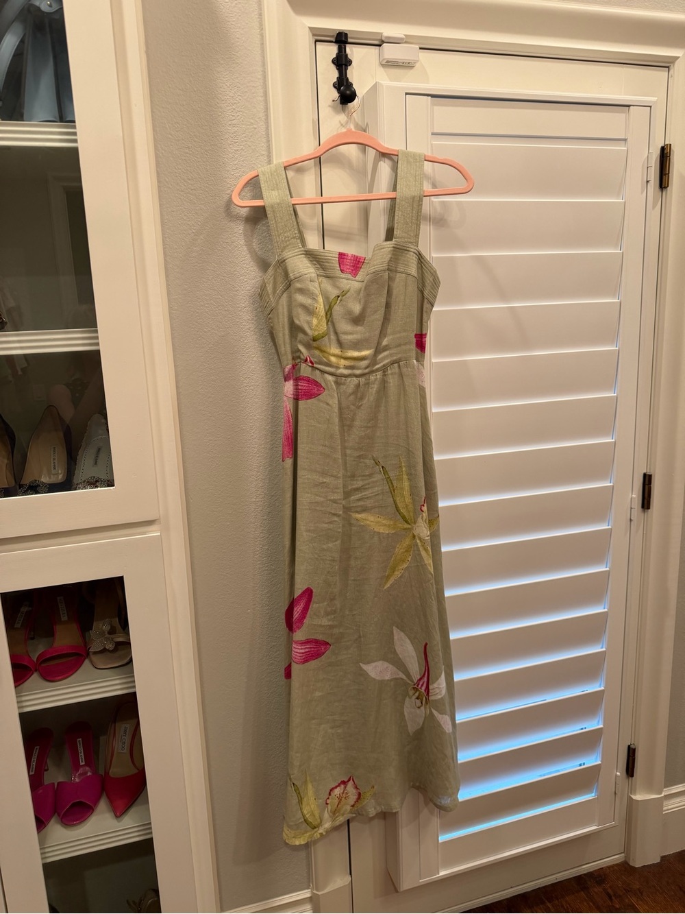 Like new Palm Noosa linen Sage Green Floral Maxi Dress. Size small - Picture 5 of 8